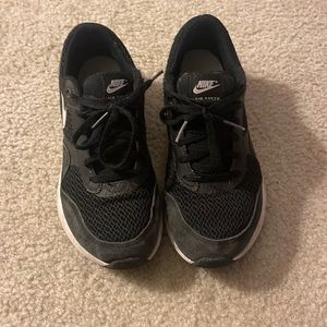 Nike Boys Shoes size US 5Y. Used condition